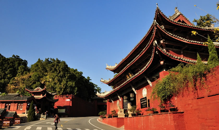 Qiqu Temple Travel Guide