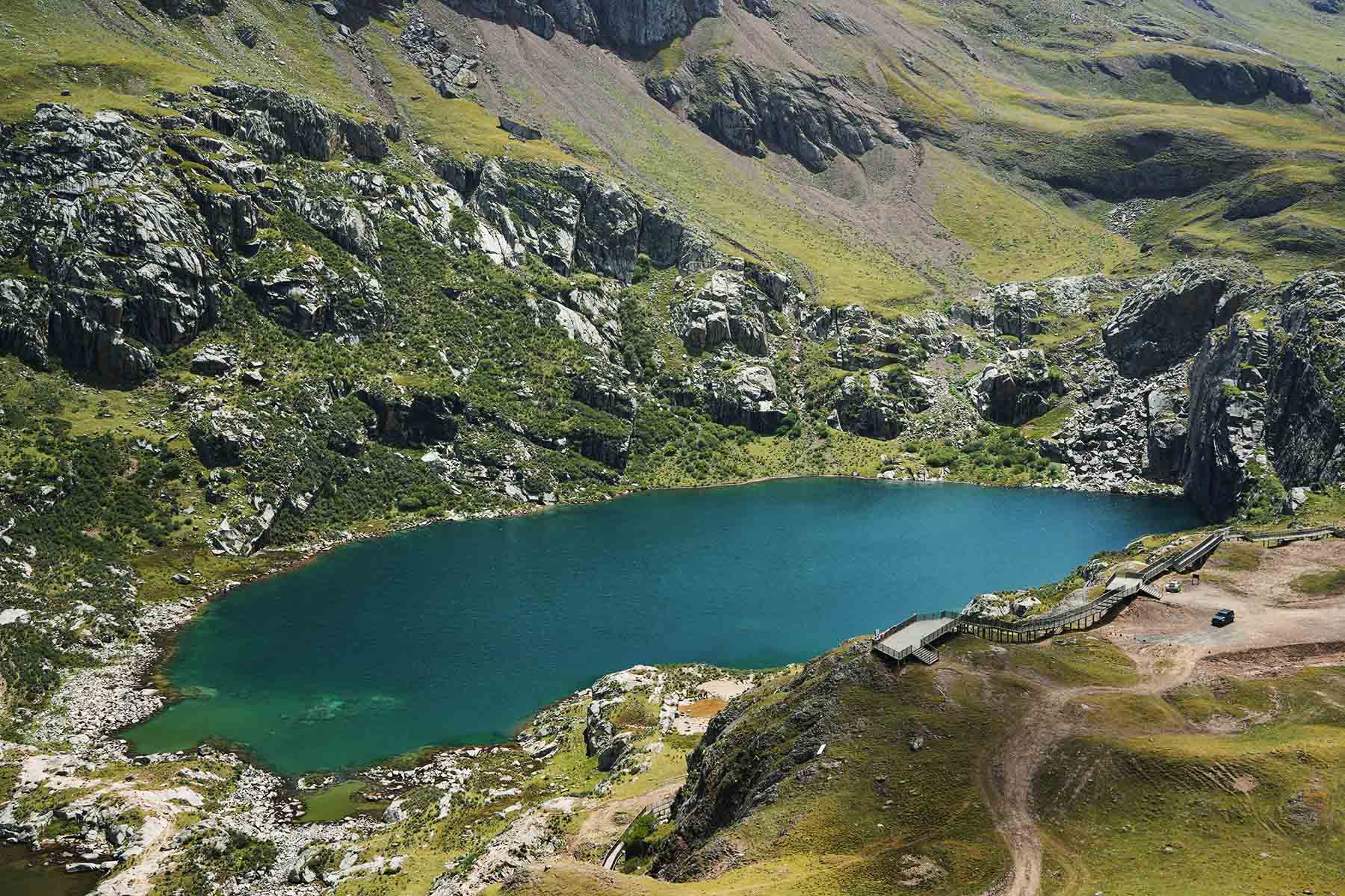 Cuotong Lakes