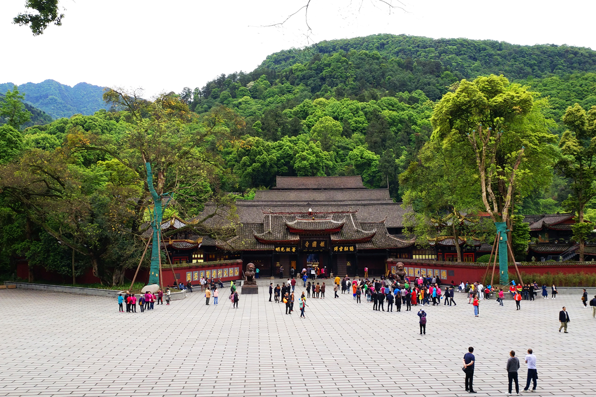 Mount Emei Baoguo Temple