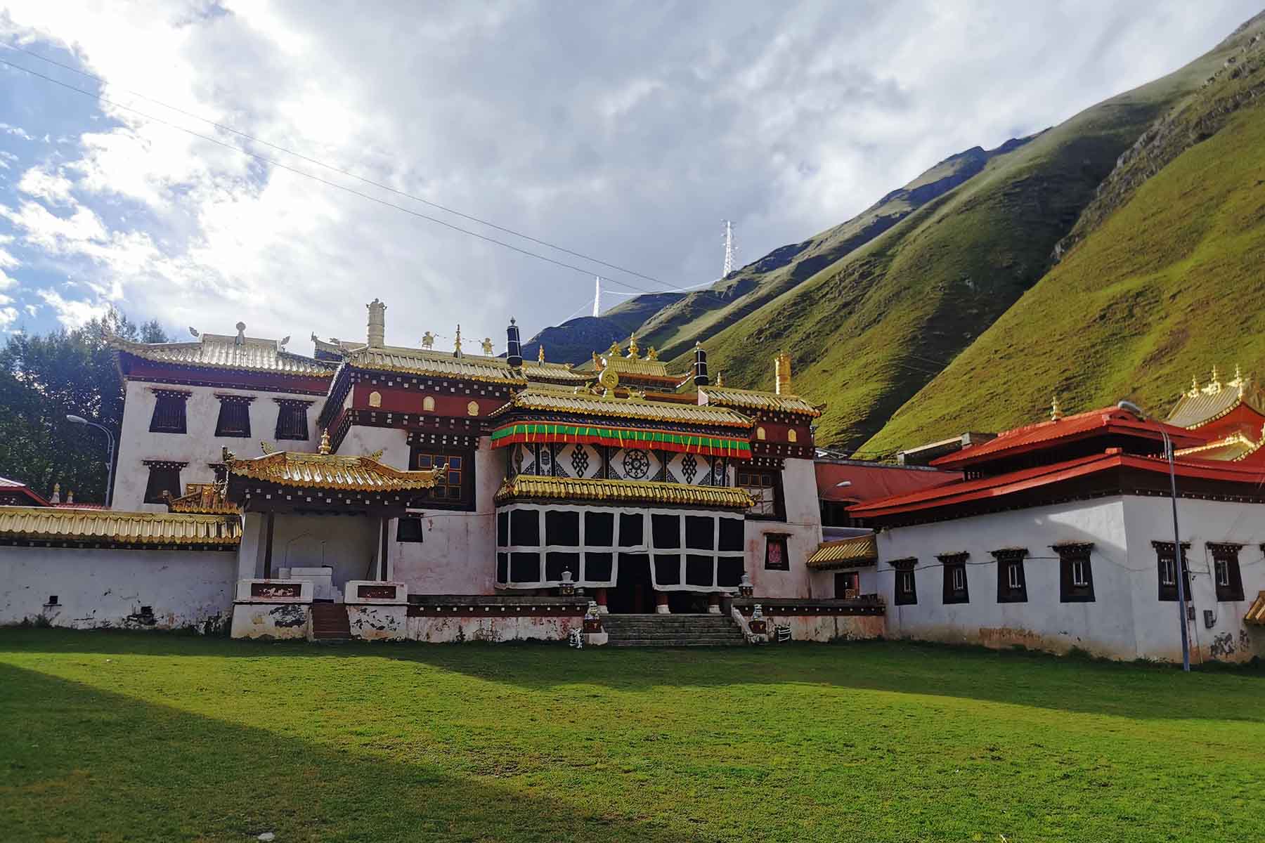 Minya Konka Photography