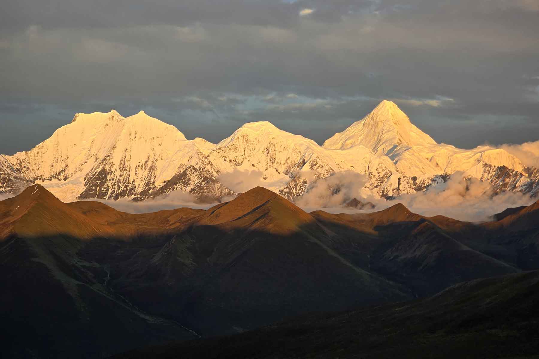 Minya Konka Photography