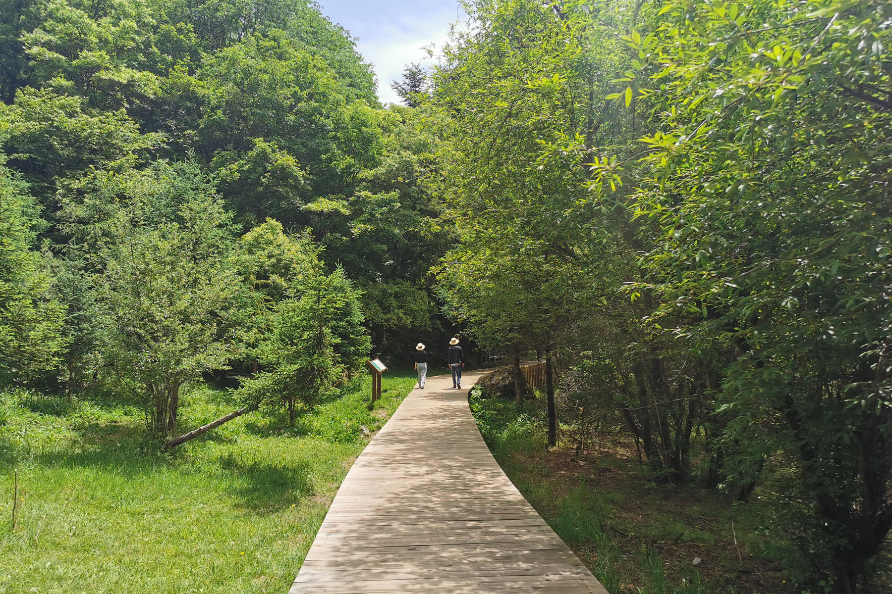 Jiuzhaigou Hiking