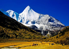 Climb in Yading