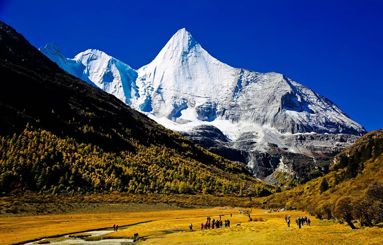 Daocheng Yading Travel and Tours 2024