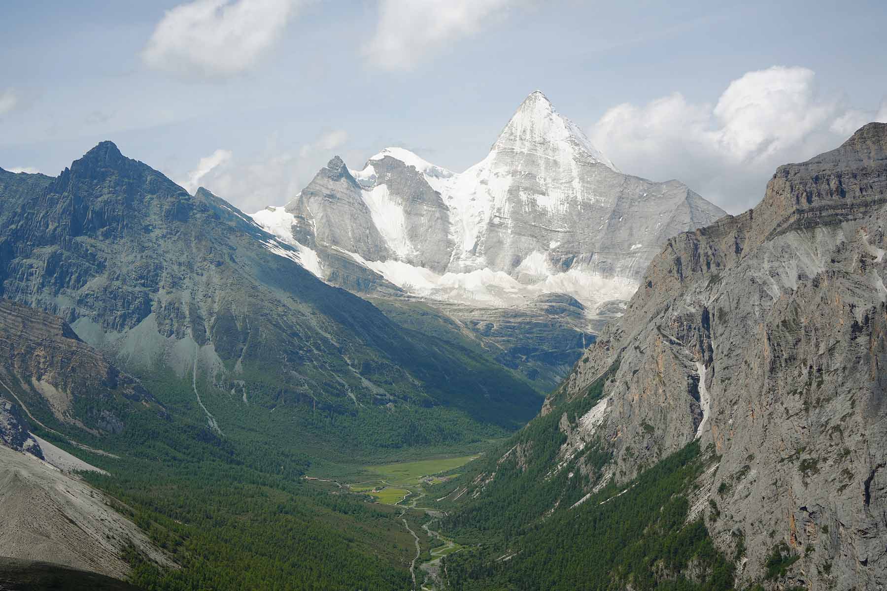Daocheng Yading Camping and Campsites