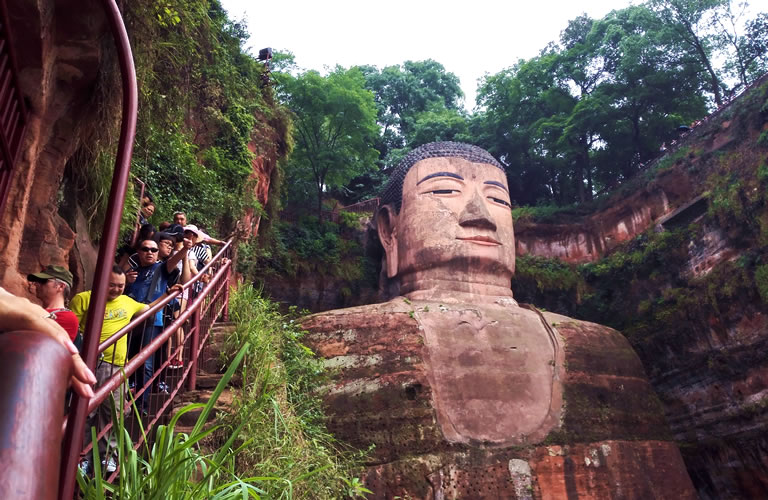 Leshan Buddha and Giant Panda Tour