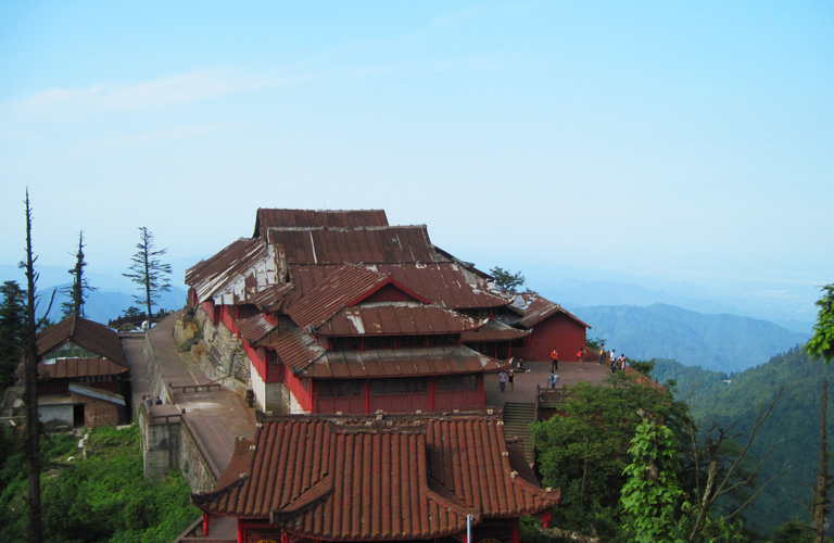 Mount Emei Hiking Tour