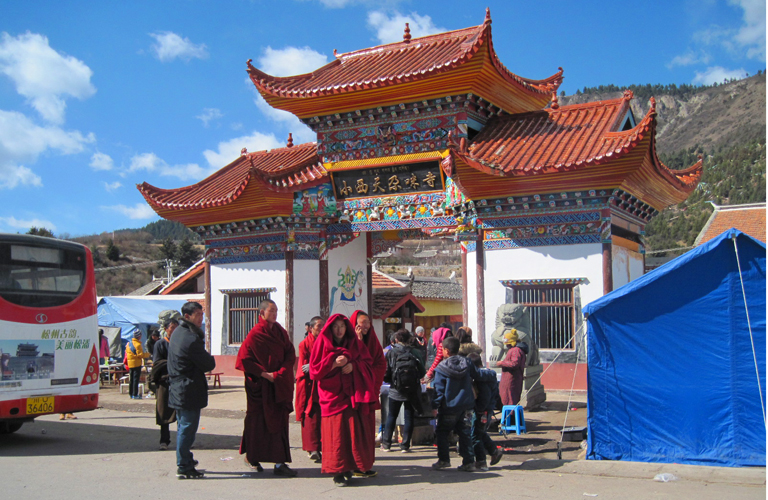 Jiuzhaigou Group Tour